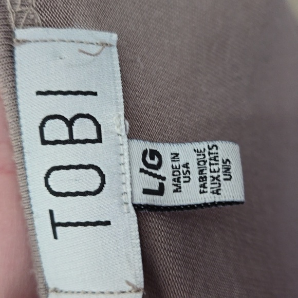 Tobi Short Sleeve Taupe V Neckline Long Oversized Style Soft Fabric Size Large - Picture 8 of 9